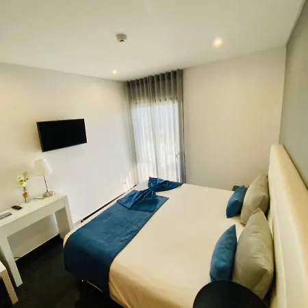 Sunfield - Only Adults 4*