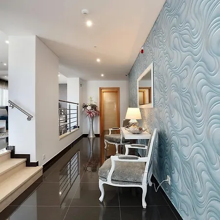 Sunfield - Only Adults 4*