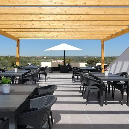 Sunfield - Only Adults بيت ضيافة