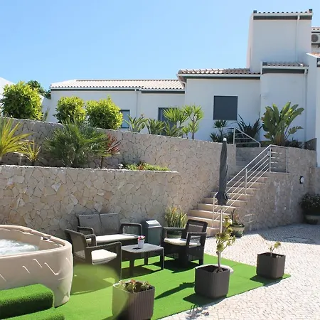 Sunfield - Only Adults بيت ضيافة