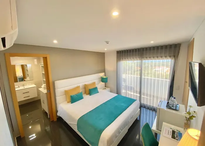 Sunfield - Only Adults 4*