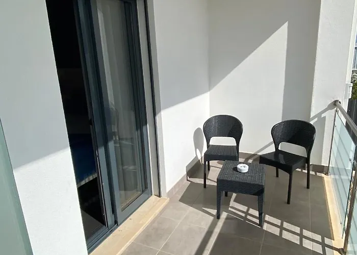 Sunfield - Only Adults 4*