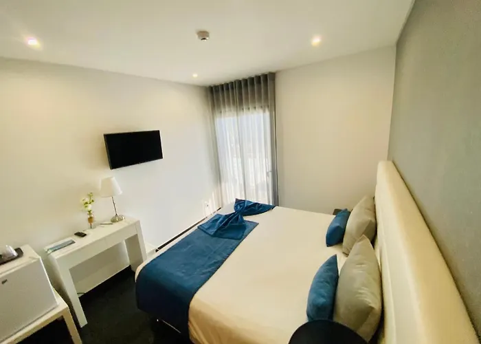 Sunfield - Only Adults 4*