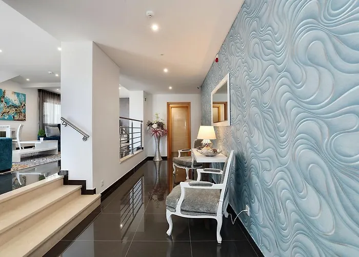 Sunfield - Only Adults 4*